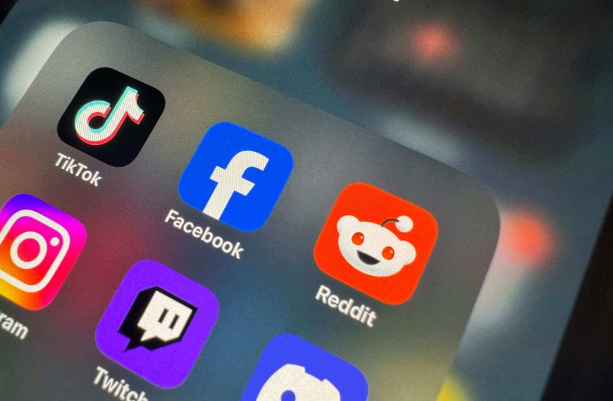 Inside-Reddit’s-New-Conversation-Summary-Add‑ons