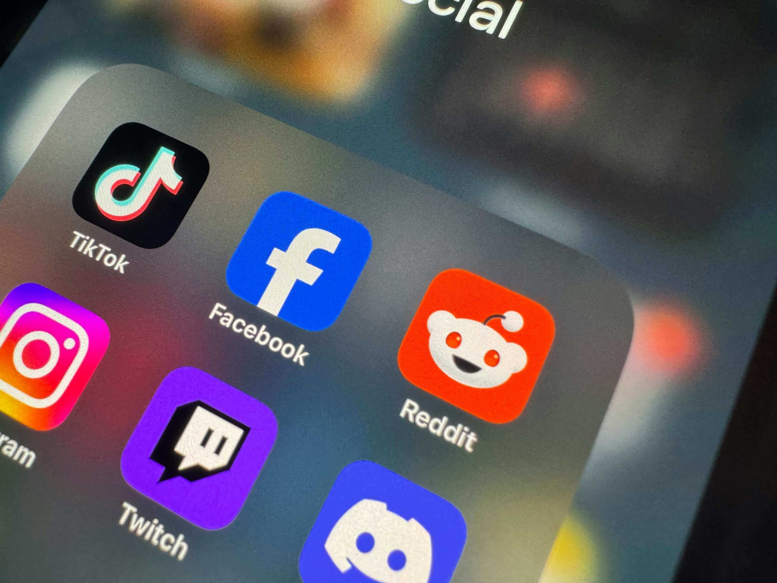 Inside-Reddit’s-New-Conversation-Summary-Add‑ons