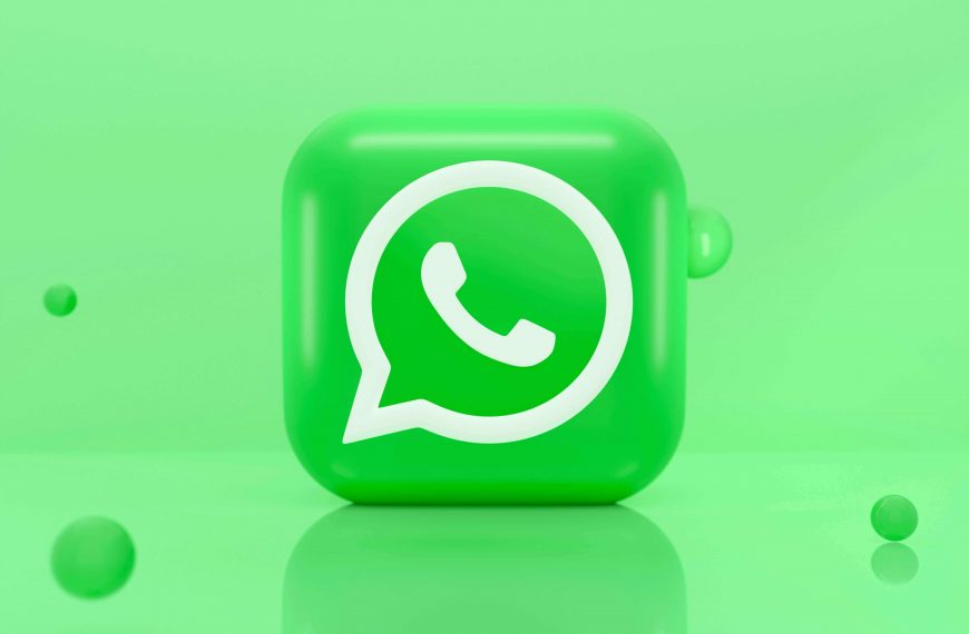 WhatsApp-Is-Officially-Getting-Ads