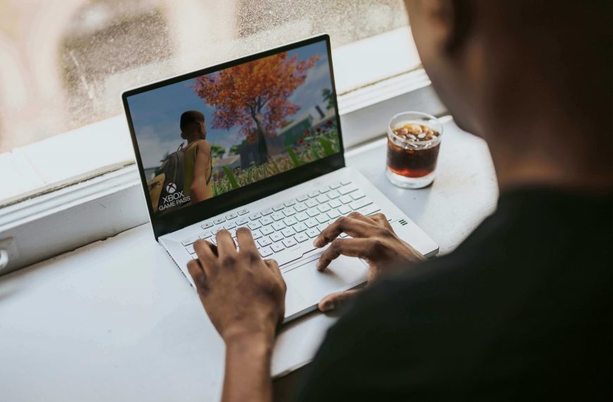 Microsoft Is Still Ignoring the AI PCs